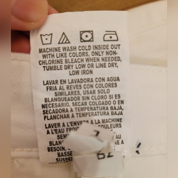 Lee Women's Legendary Seamed Shorts, Bright White, Size 14, NWT - Picture 14 of 15